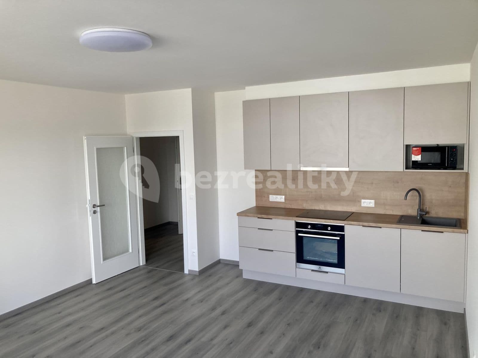 1 bedroom with open-plan kitchen flat to rent, 53 m², Sedlářova, Prague, Prague 1 bedroom with open-plan kitchen flat to rent, 53 m², Sedlářova, Prague, Prague