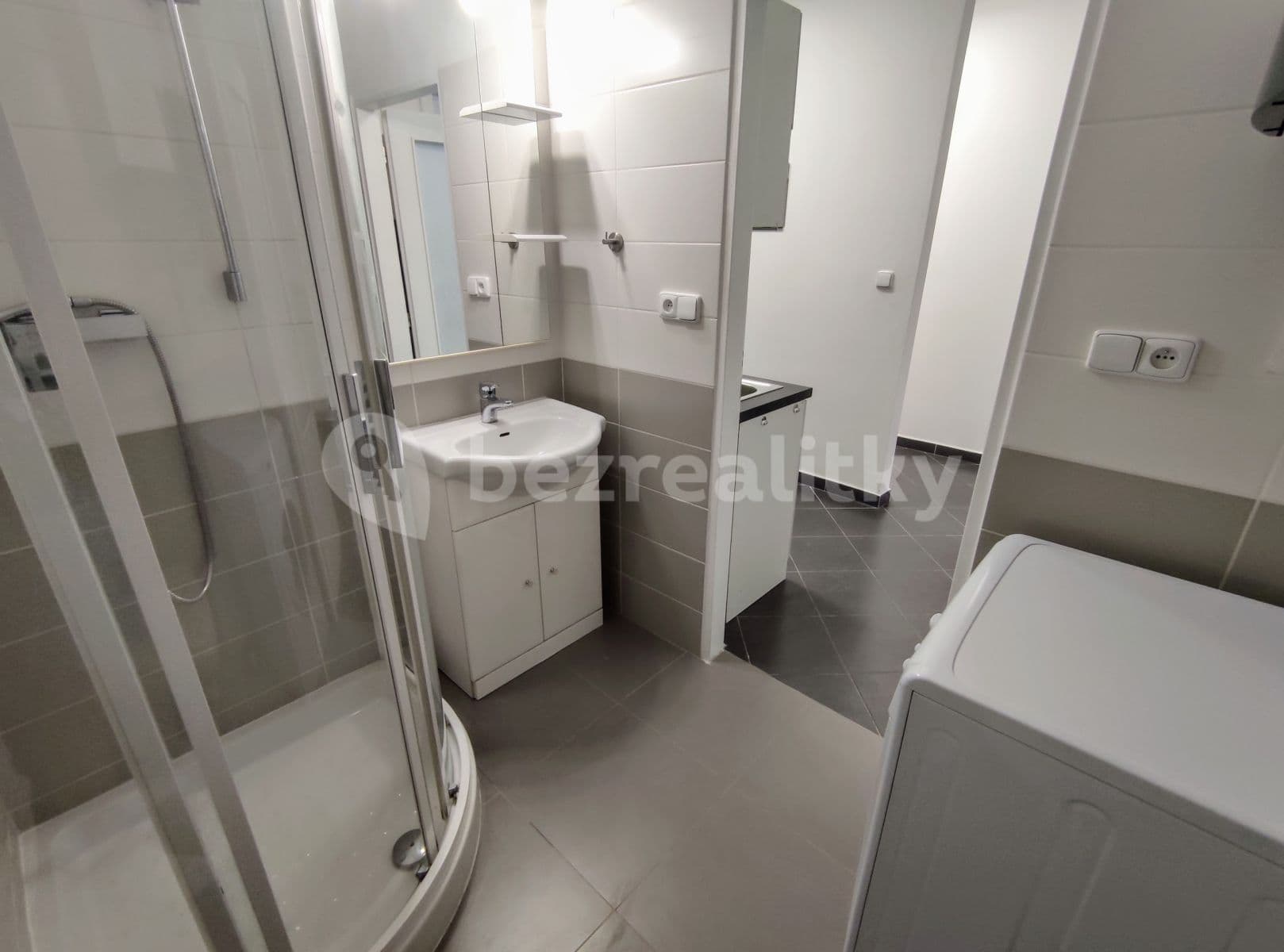 1 bedroom flat to rent, 48 m², Koperníkova, Plzeň, Plzeňský Region 1 bedroom flat to rent, 48 m², Koperníkova, Plzeň, Plzeňský Region