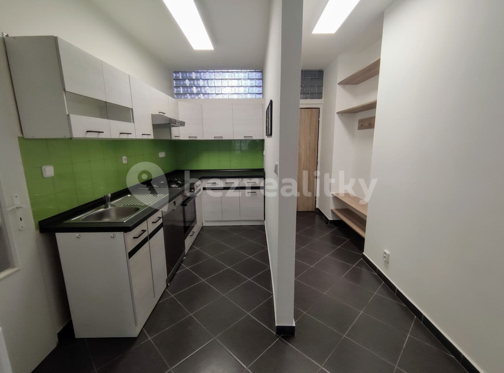 1 bedroom flat to rent, 48 m², Koperníkova, Plzeň, Plzeňský Region 1 bedroom flat to rent, 48 m², Koperníkova, Plzeň, Plzeňský Region