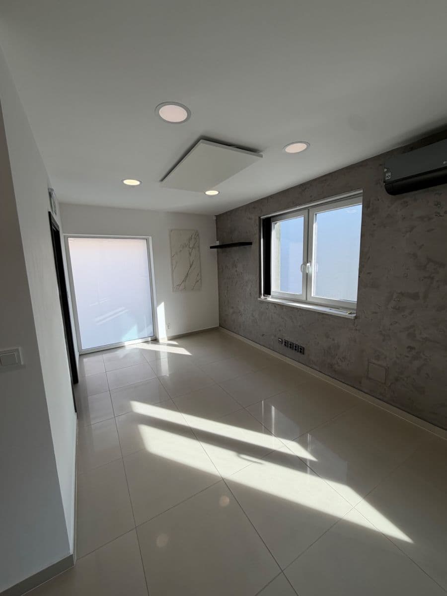 office to rent, 56 m², Drahy, Uherské Hradiště, Zlínský Region office to rent, 56 m², Drahy, Uherské Hradiště, Zlínský Region