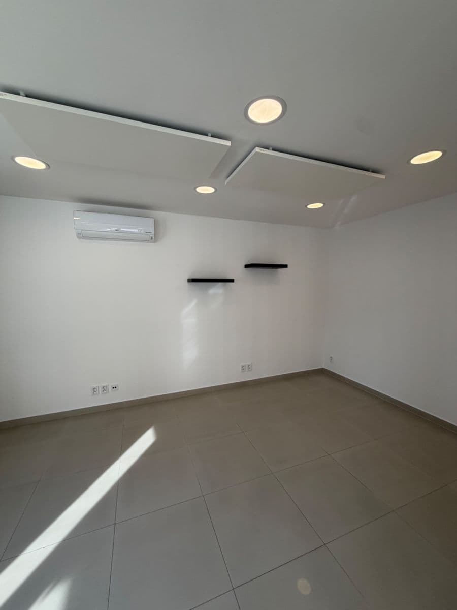 office to rent, 56 m², Drahy, Uherské Hradiště, Zlínský Region office to rent, 56 m², Drahy, Uherské Hradiště, Zlínský Region