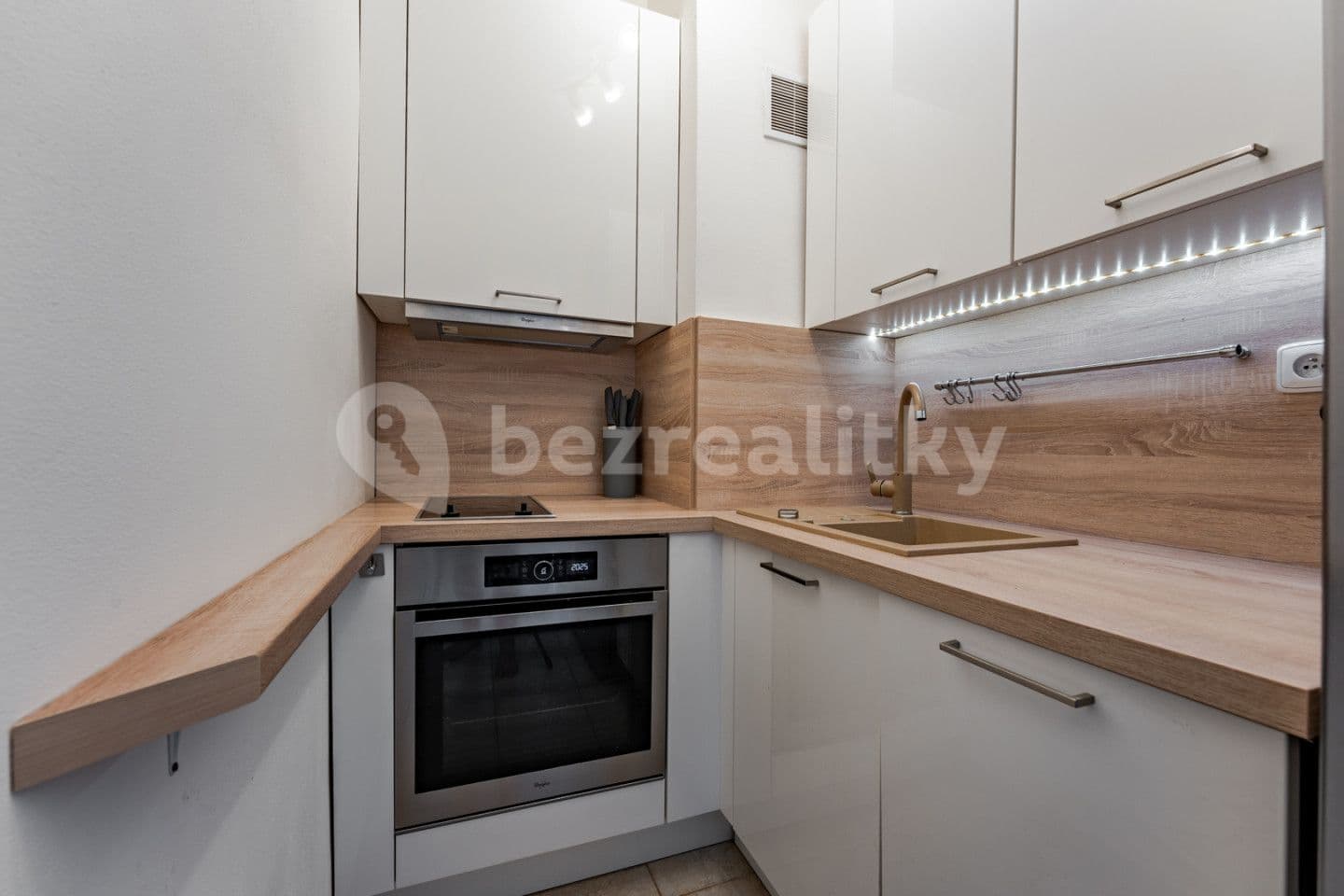 1 bedroom with open-plan kitchen flat for sale, 39 m², Moravská, Rožnov pod Radhoštěm, Zlínský Region