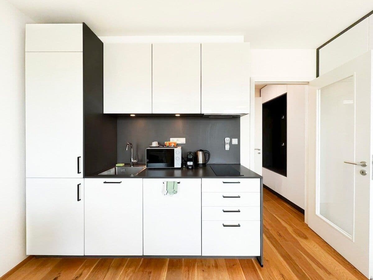Studio flat to rent, 27 m², Perucká, Prague, Prague Studio flat to rent, 27 m², Perucká, Prague, Prague