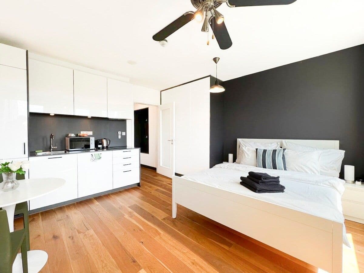Studio flat to rent, 27 m², Perucká, Prague, Prague Studio flat to rent, 27 m², Perucká, Prague, Prague