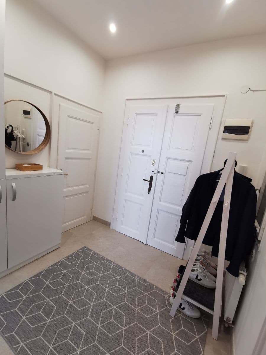 1 bedroom with open-plan kitchen flat to rent, 55 m², Polská, Prague, Prague 1 bedroom with open-plan kitchen flat to rent, 55 m², Polská, Prague, Prague