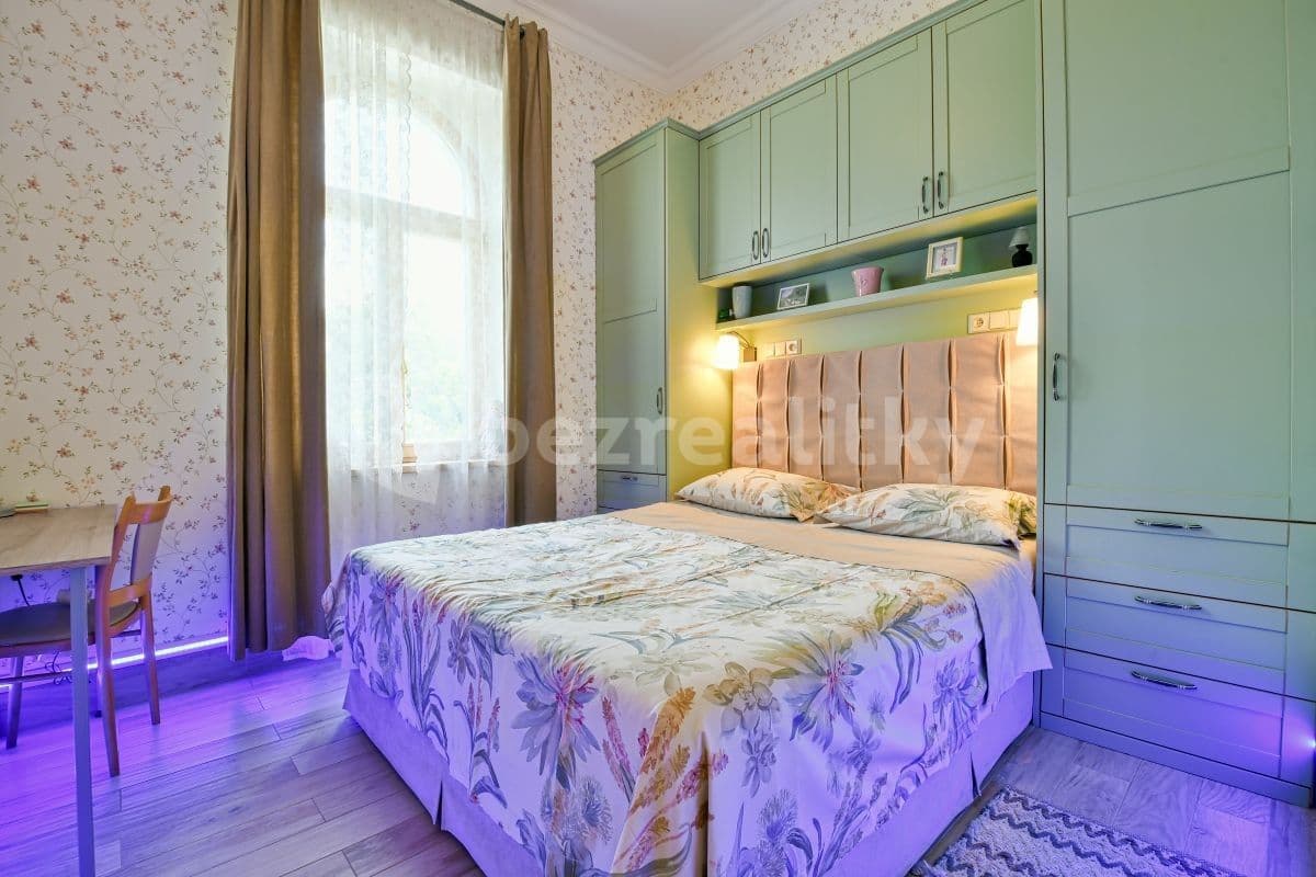 1 bedroom with open-plan kitchen flat for sale, 60 m², Hlavní třída, Mariánské Lázně, Karlovarský Region