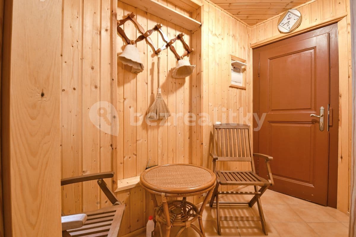 1 bedroom with open-plan kitchen flat for sale, 60 m², Hlavní třída, Mariánské Lázně, Karlovarský Region