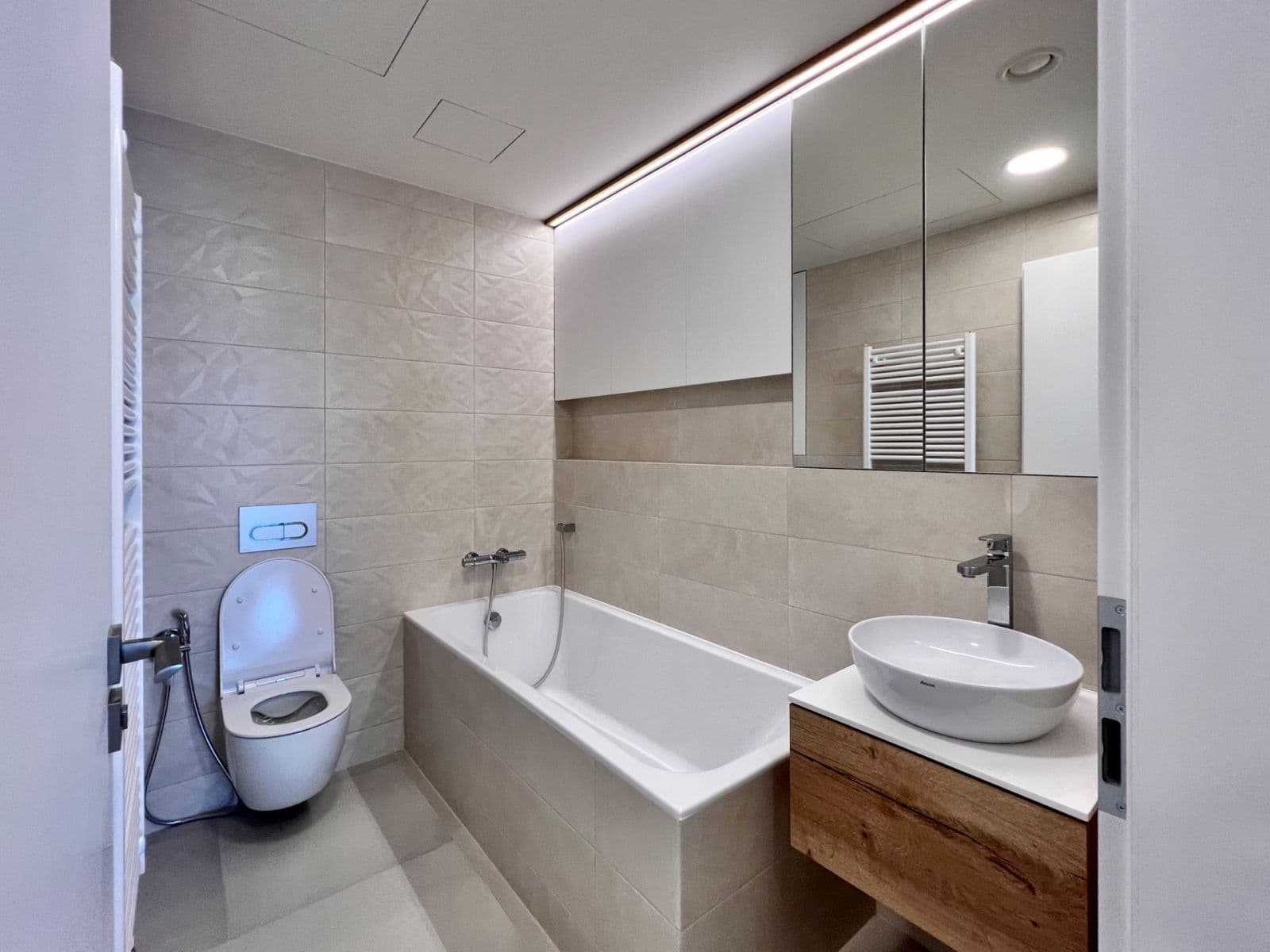 2 bedroom with open-plan kitchen flat to rent, 65 m², U Plynárny, Prague, Prague 2 bedroom with open-plan kitchen flat to rent, 65 m², U Plynárny, Prague, Prague