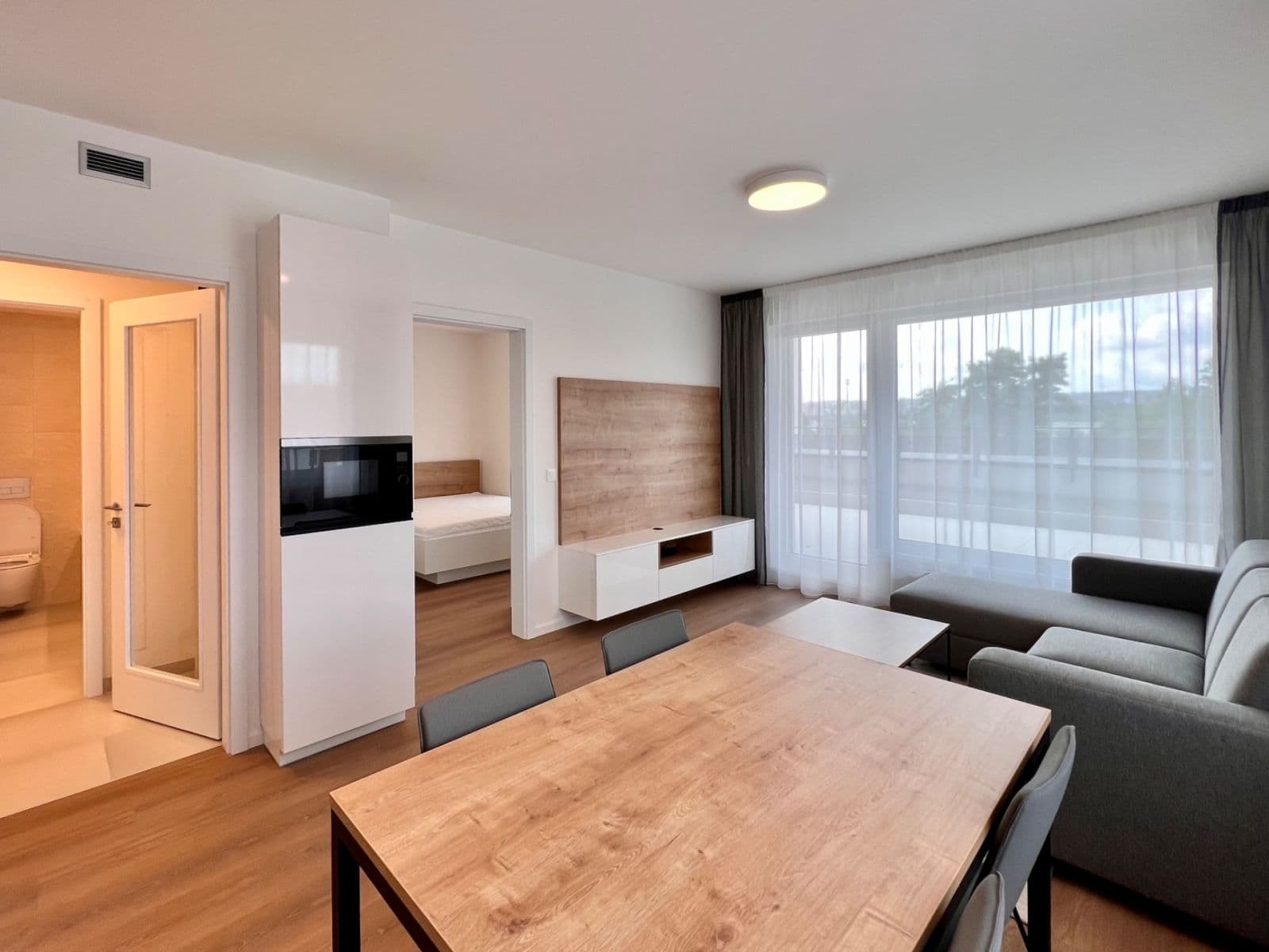 2 bedroom with open-plan kitchen flat to rent, 65 m², U Plynárny, Prague, Prague 2 bedroom with open-plan kitchen flat to rent, 65 m², U Plynárny, Prague, Prague