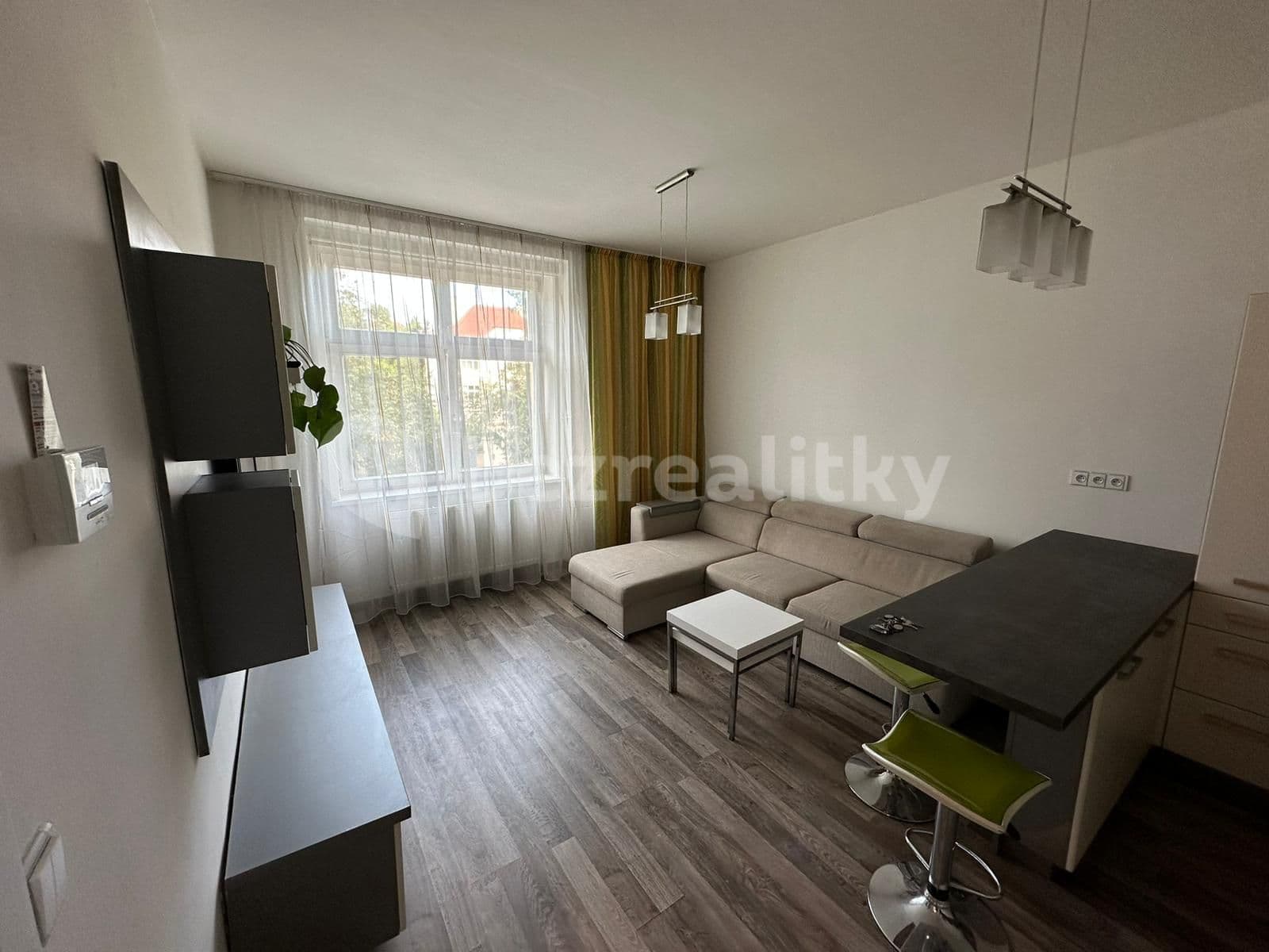 1 bedroom with open-plan kitchen flat to rent, 46 m², Ruská, Prague, Prague 1 bedroom with open-plan kitchen flat to rent, 46 m², Ruská, Prague, Prague