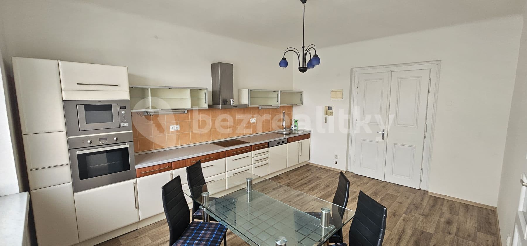 2 bedroom with open-plan kitchen flat to rent, 72 m², gen. Klapálka, Kladno, Středočeský Region 2 bedroom with open-plan kitchen flat to rent, 72 m², gen. Klapálka, Kladno, Středočeský Region