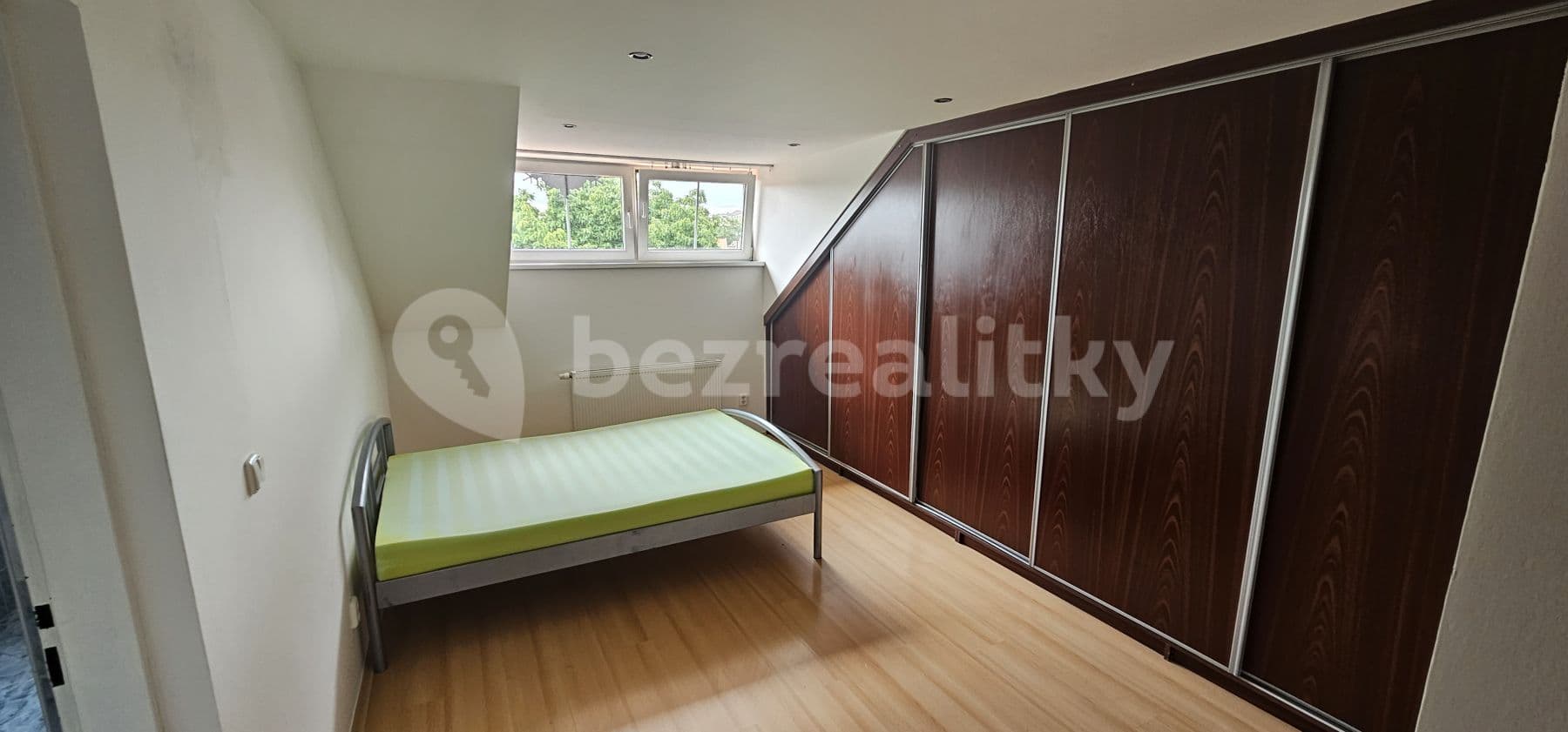 2 bedroom with open-plan kitchen flat to rent, 72 m², gen. Klapálka, Kladno, Středočeský Region 2 bedroom with open-plan kitchen flat to rent, 72 m², gen. Klapálka, Kladno, Středočeský Region