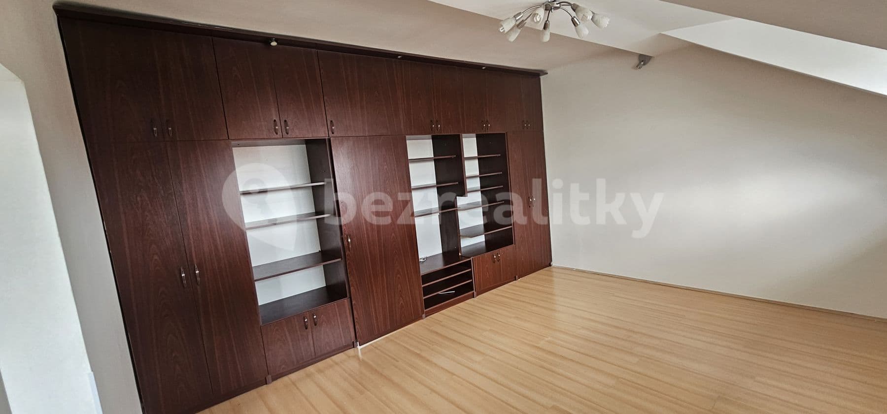2 bedroom with open-plan kitchen flat to rent, 72 m², gen. Klapálka, Kladno, Středočeský Region 2 bedroom with open-plan kitchen flat to rent, 72 m², gen. Klapálka, Kladno, Středočeský Region