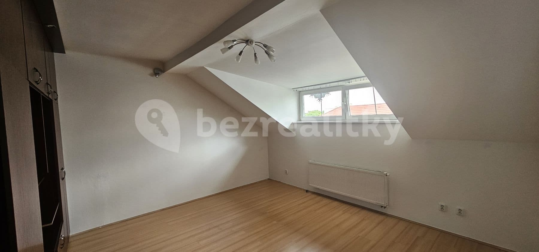 2 bedroom with open-plan kitchen flat to rent, 72 m², gen. Klapálka, Kladno, Středočeský Region 2 bedroom with open-plan kitchen flat to rent, 72 m², gen. Klapálka, Kladno, Středočeský Region