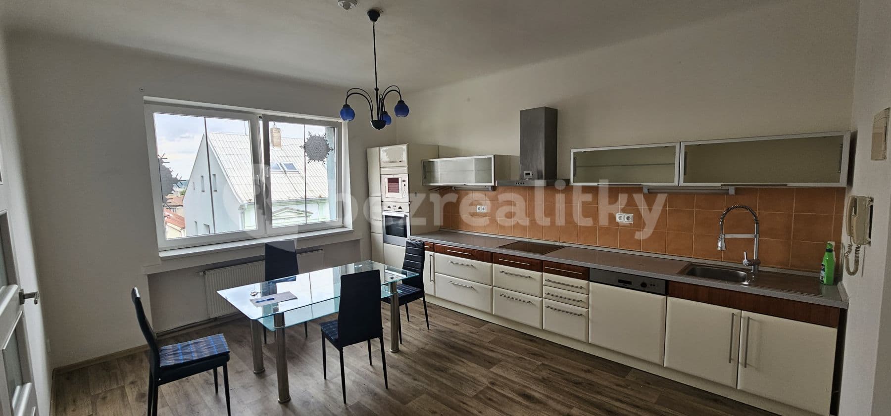 2 bedroom with open-plan kitchen flat to rent, 72 m², gen. Klapálka, Kladno, Středočeský Region 2 bedroom with open-plan kitchen flat to rent, 72 m², gen. Klapálka, Kladno, Středočeský Region