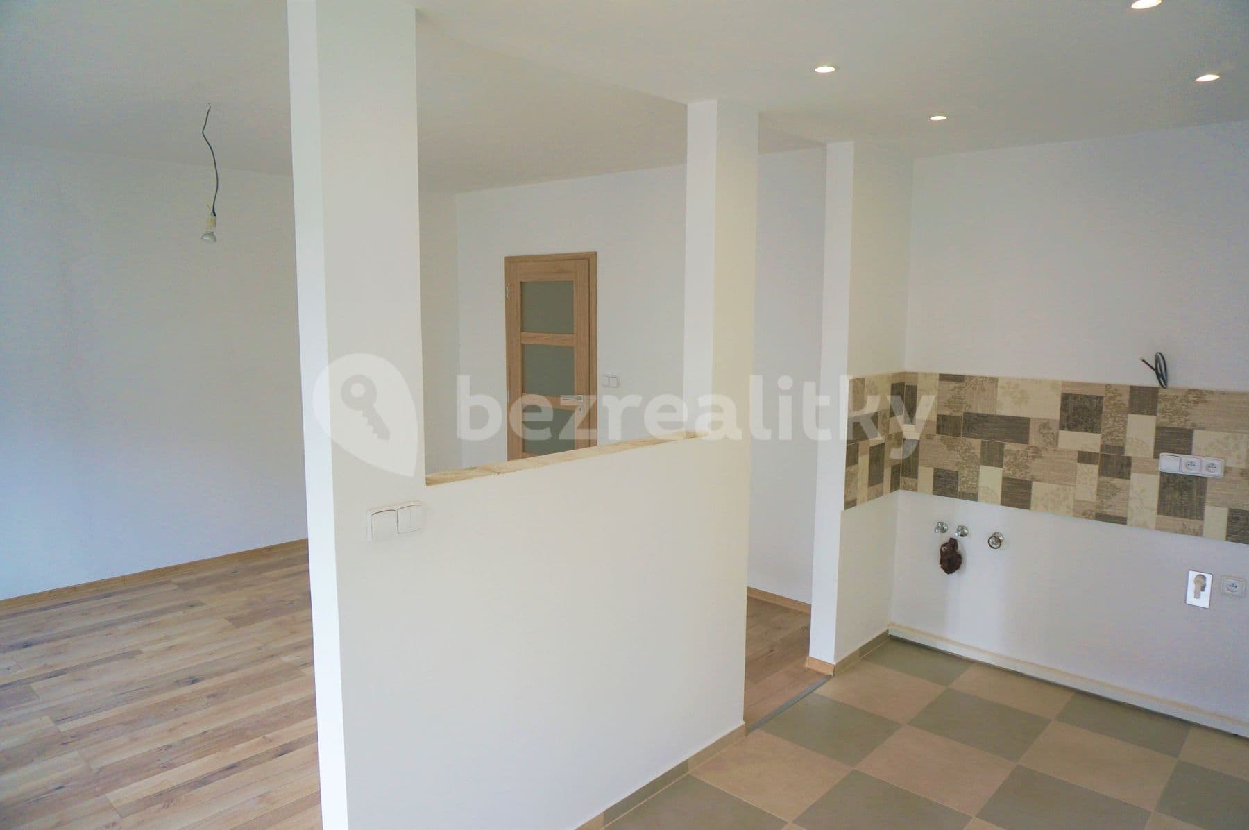 2 bedroom with open-plan kitchen flat to rent, 79 m², Borovanského, Prague, Prague 2 bedroom with open-plan kitchen flat to rent, 79 m², Borovanského, Prague, Prague