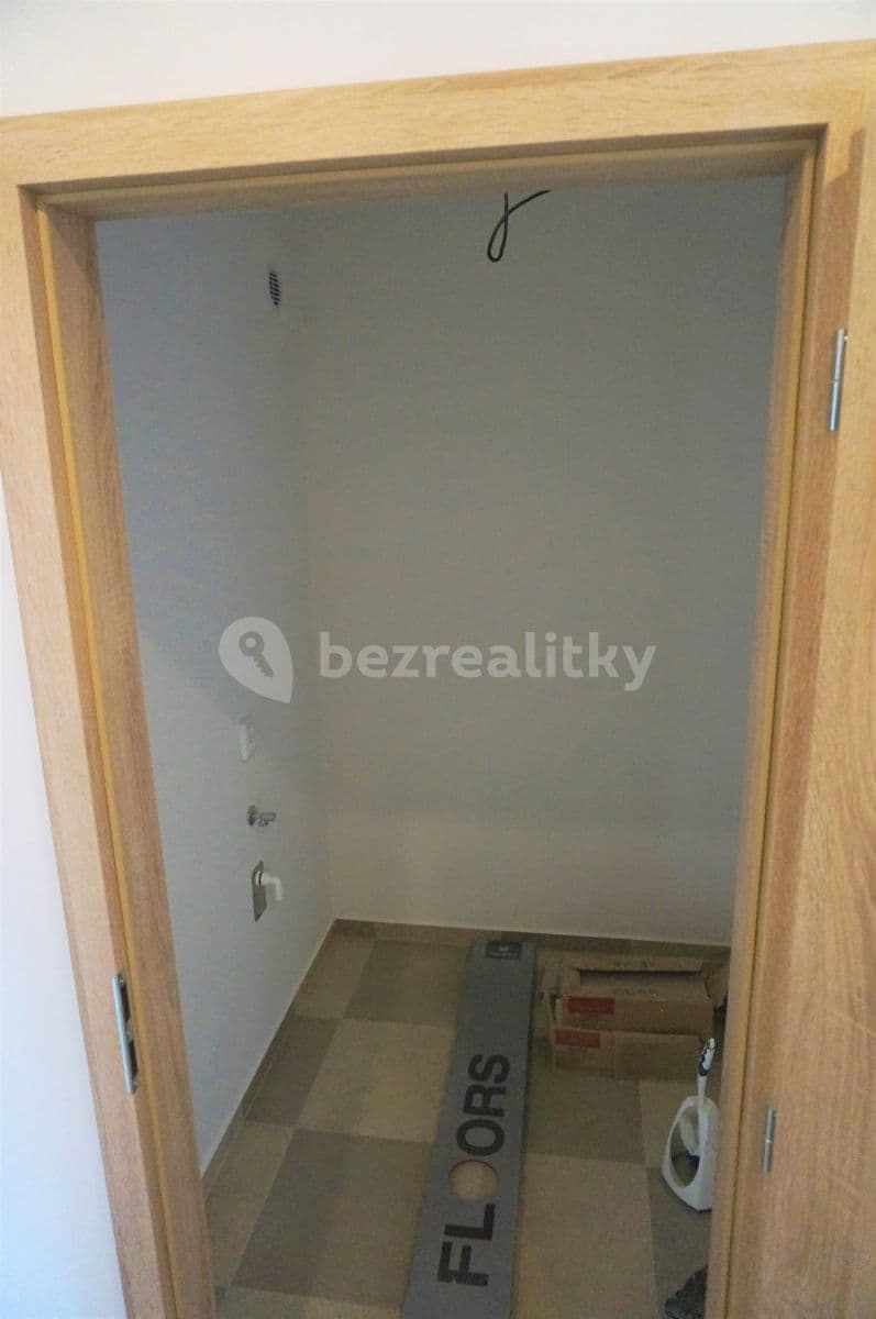 2 bedroom with open-plan kitchen flat to rent, 79 m², Borovanského, Prague, Prague 2 bedroom with open-plan kitchen flat to rent, 79 m², Borovanského, Prague, Prague