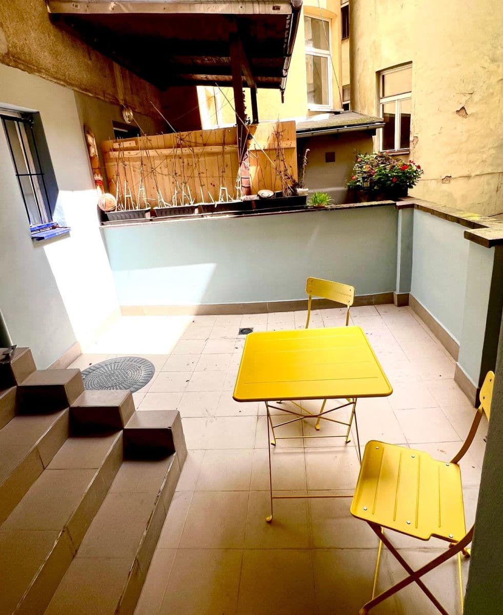 1 bedroom with open-plan kitchen flat to rent, 49 m², Holečkova, Prague, Prague 1 bedroom with open-plan kitchen flat to rent, 49 m², Holečkova, Prague, Prague