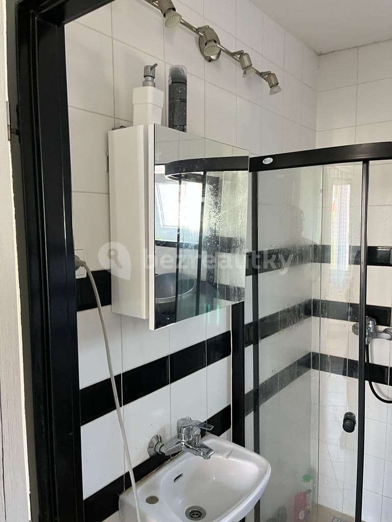 Small studio flat to rent, 31 m², Za Lužinami, Prague, Prague Small studio flat to rent, 31 m², Za Lužinami, Prague, Prague