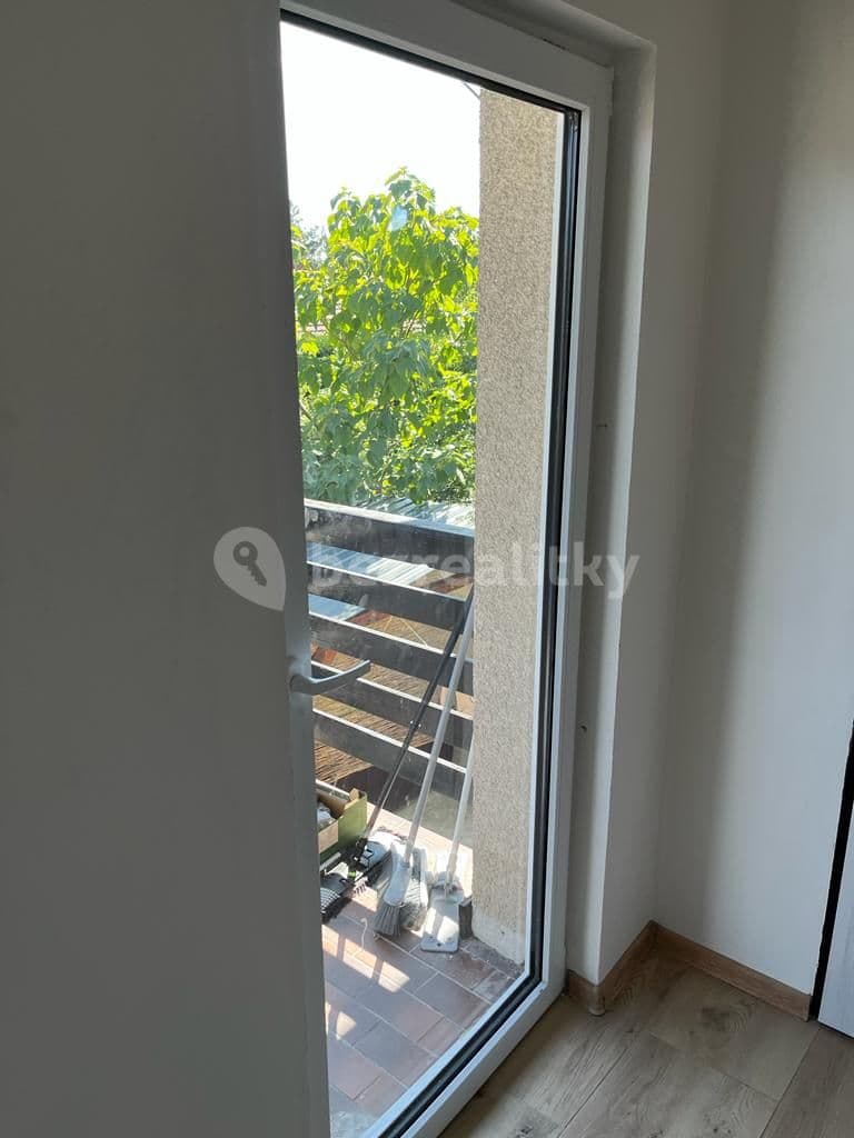 Small studio flat to rent, 31 m², Za Lužinami, Prague, Prague Small studio flat to rent, 31 m², Za Lužinami, Prague, Prague