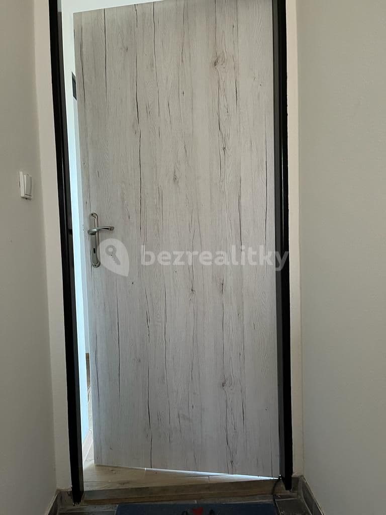 Small studio flat to rent, 31 m², Za Lužinami, Prague, Prague Small studio flat to rent, 31 m², Za Lužinami, Prague, Prague