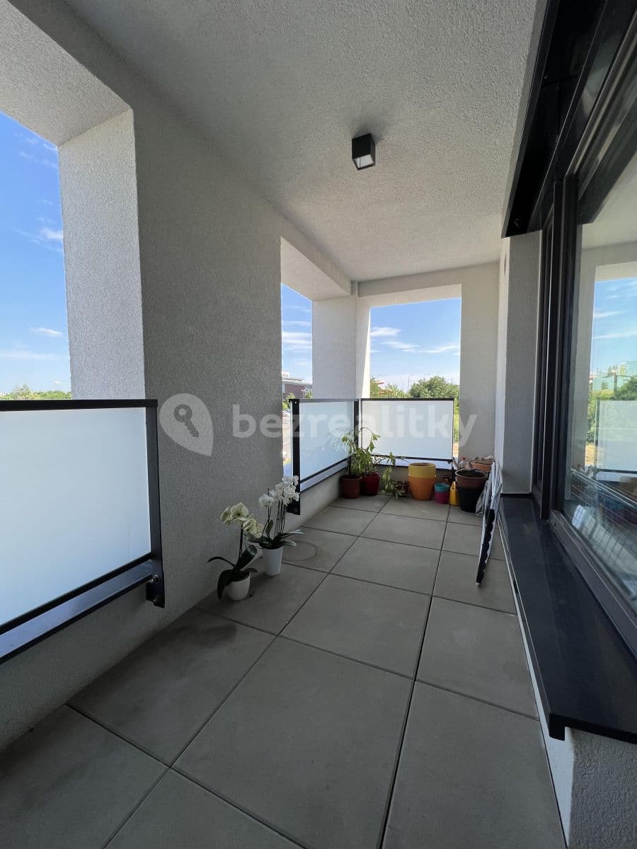 2 bedroom with open-plan kitchen flat to rent, 71 m², Wassermannova, Prague, Prague 2 bedroom with open-plan kitchen flat to rent, 71 m², Wassermannova, Prague, Prague