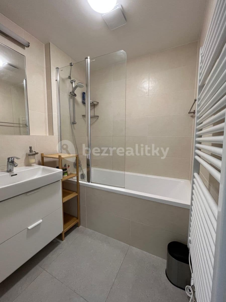 2 bedroom with open-plan kitchen flat to rent, 71 m², Wassermannova, Prague, Prague 2 bedroom with open-plan kitchen flat to rent, 71 m², Wassermannova, Prague, Prague