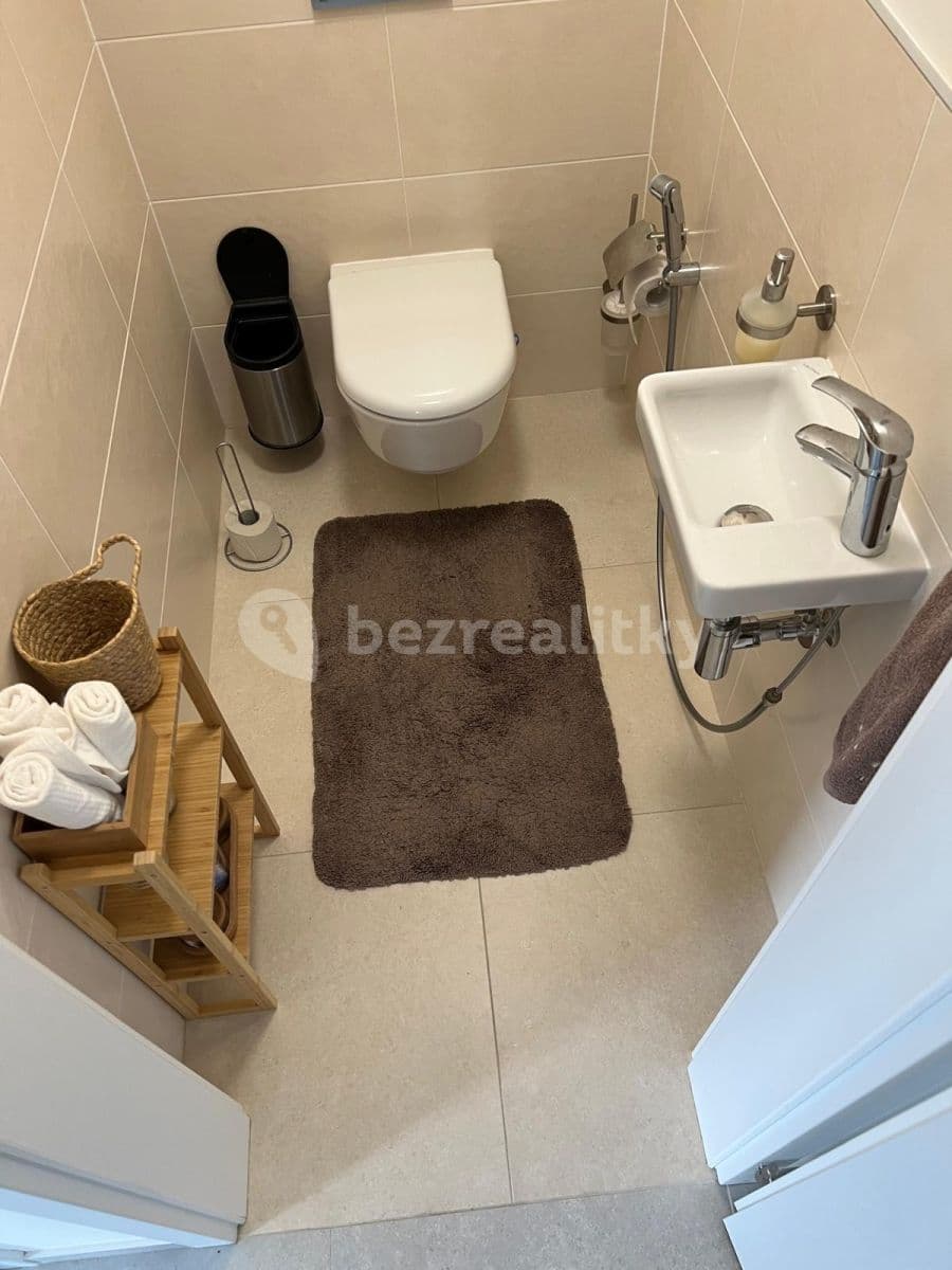 2 bedroom with open-plan kitchen flat to rent, 71 m², Wassermannova, Prague, Prague 2 bedroom with open-plan kitchen flat to rent, 71 m², Wassermannova, Prague, Prague
