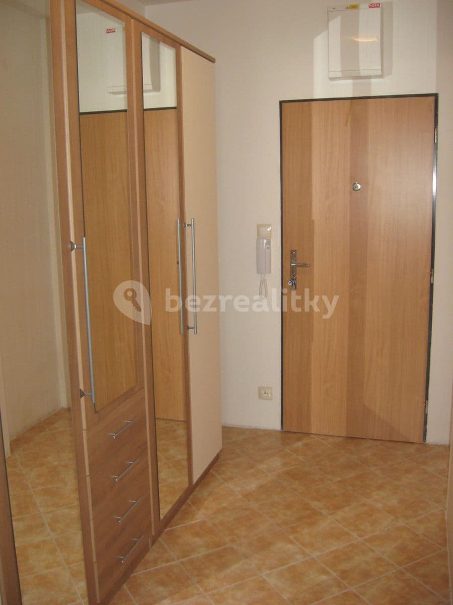 Studio flat to rent, 31 m², Podkovářská, Prague, Prague Studio flat to rent, 31 m², Podkovářská, Prague, Prague