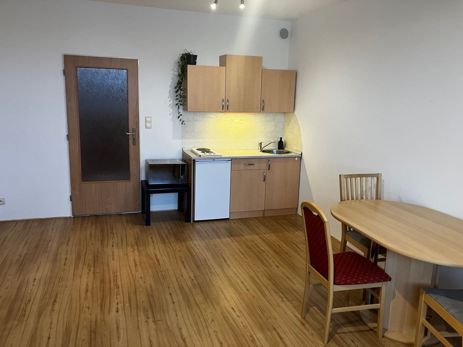 Studio flat to rent, 31 m², Podkovářská, Prague, Prague Studio flat to rent, 31 m², Podkovářská, Prague, Prague