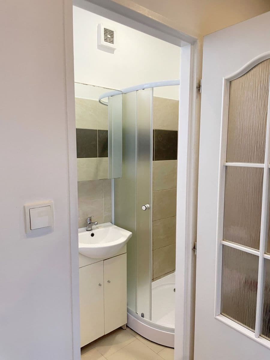 Studio flat to rent, 30 m², Prostřední, Prague, Prague Studio flat to rent, 30 m², Prostřední, Prague, Prague