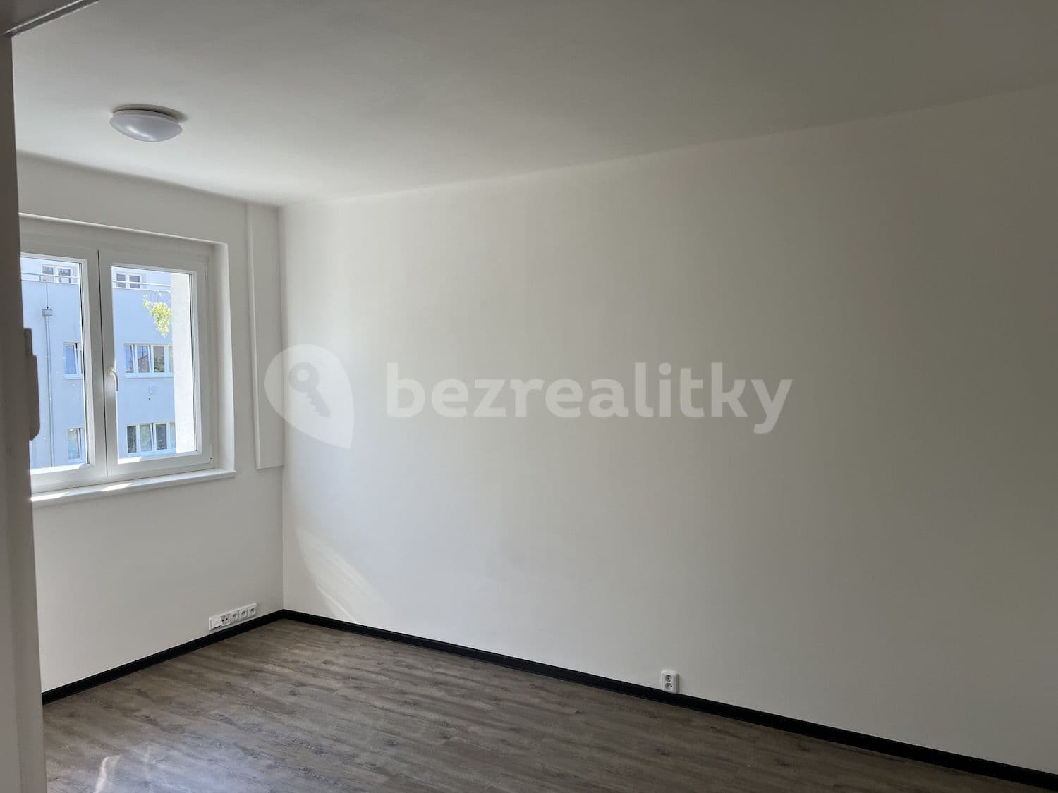 1 bedroom with open-plan kitchen flat to rent, 43 m², Svojsíkova, Prague, Prague 1 bedroom with open-plan kitchen flat to rent, 43 m², Svojsíkova, Prague, Prague
