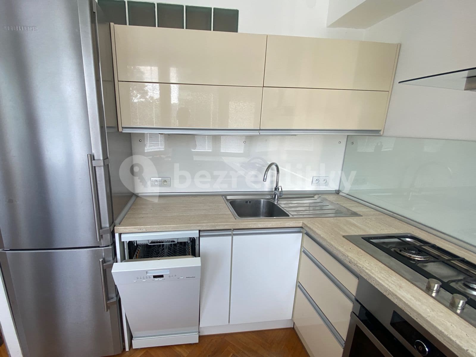 2 bedroom with open-plan kitchen flat to rent, 60 m², K Olympiku, Prague, Prague 2 bedroom with open-plan kitchen flat to rent, 60 m², K Olympiku, Prague, Prague