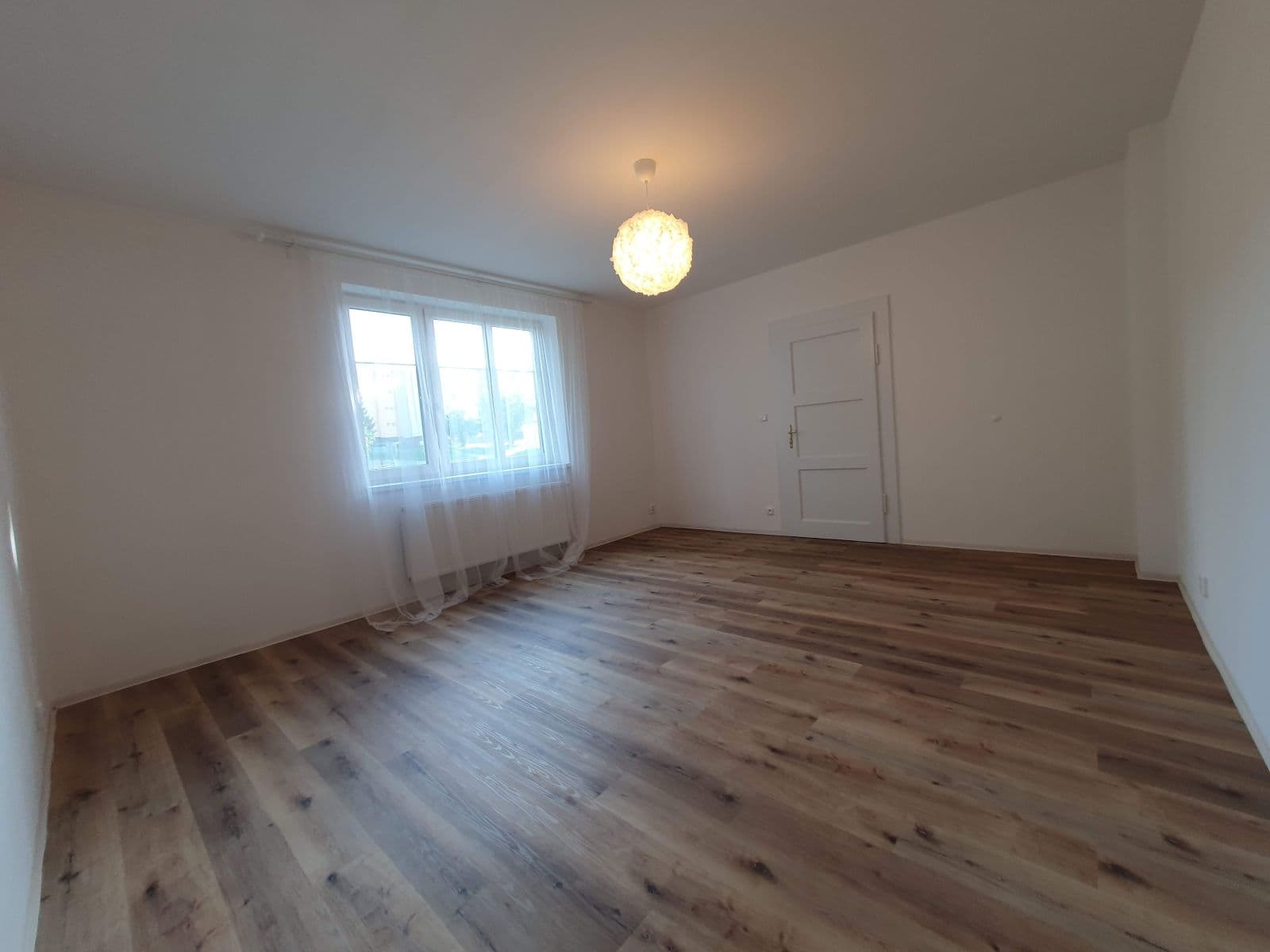 3 bedroom with open-plan kitchen flat to rent, 93 m², Vochovská, Plzeň, Plzeňský Region 3 bedroom with open-plan kitchen flat to rent, 93 m², Vochovská, Plzeň, Plzeňský Region