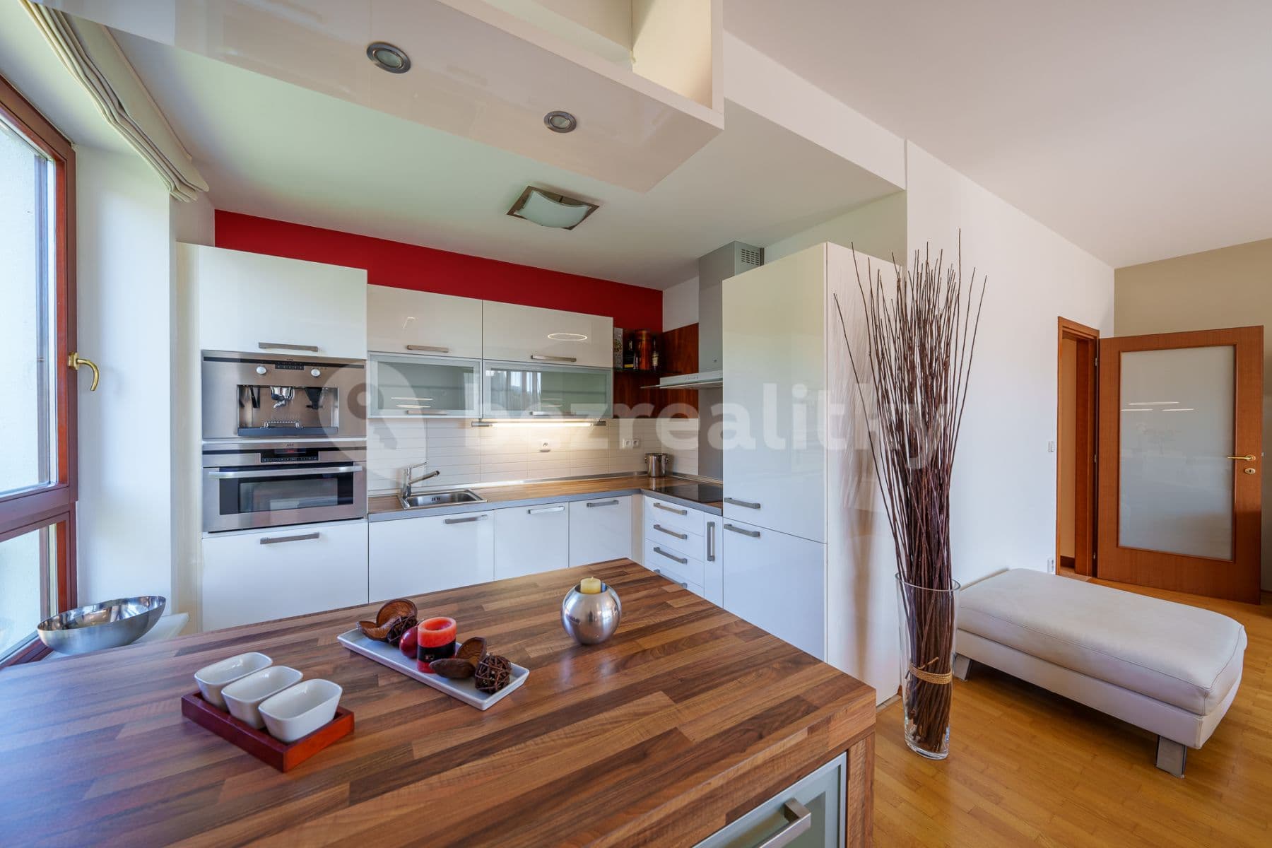2 bedroom with open-plan kitchen flat to rent, 80 m², Podvinný mlýn, Prague, Prague 2 bedroom with open-plan kitchen flat to rent, 80 m², Podvinný mlýn, Prague, Prague