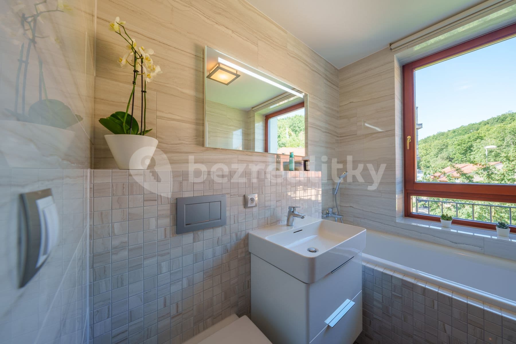 2 bedroom with open-plan kitchen flat to rent, 80 m², Podvinný mlýn, Prague, Prague 2 bedroom with open-plan kitchen flat to rent, 80 m², Podvinný mlýn, Prague, Prague