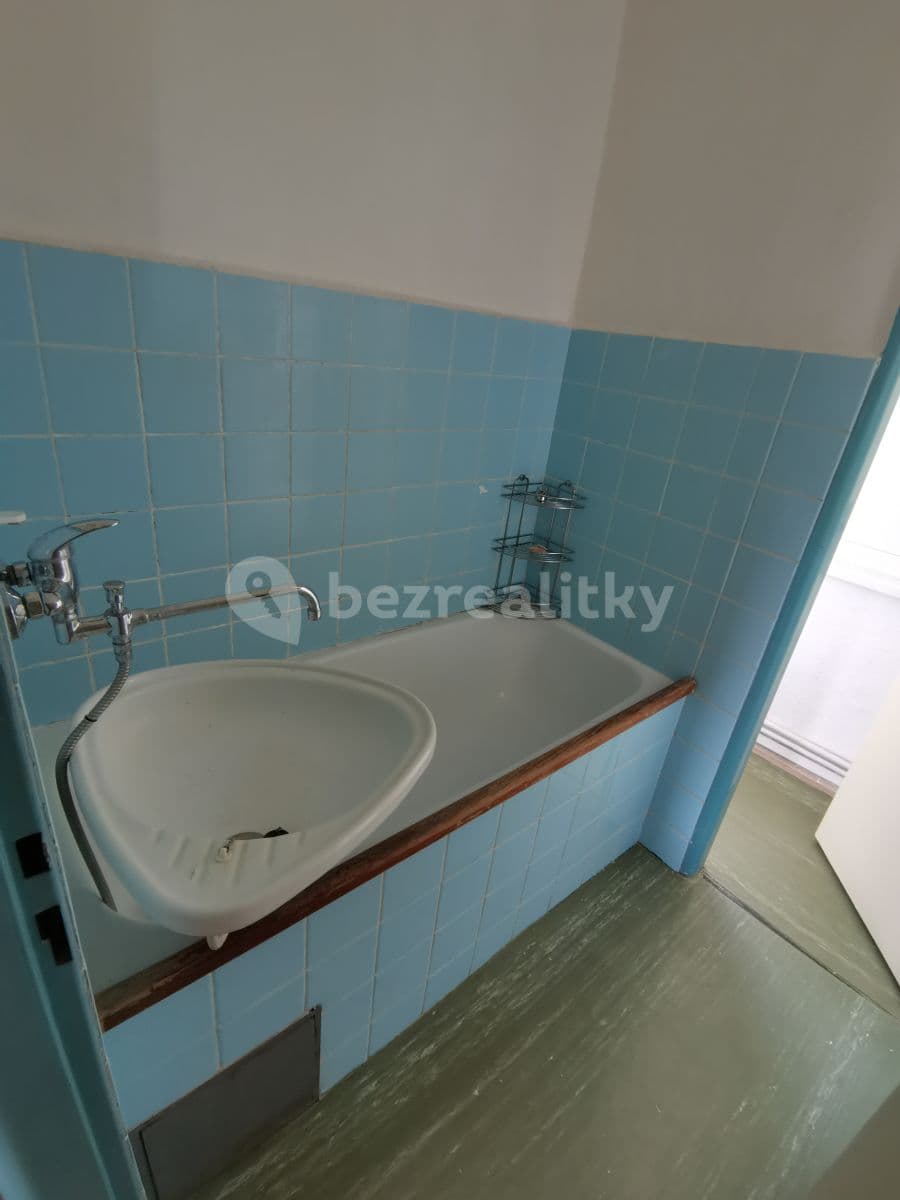 3 bedroom with open-plan kitchen flat to rent, 85 m², Molákova, Prague, Prague 3 bedroom with open-plan kitchen flat to rent, 85 m², Molákova, Prague, Prague