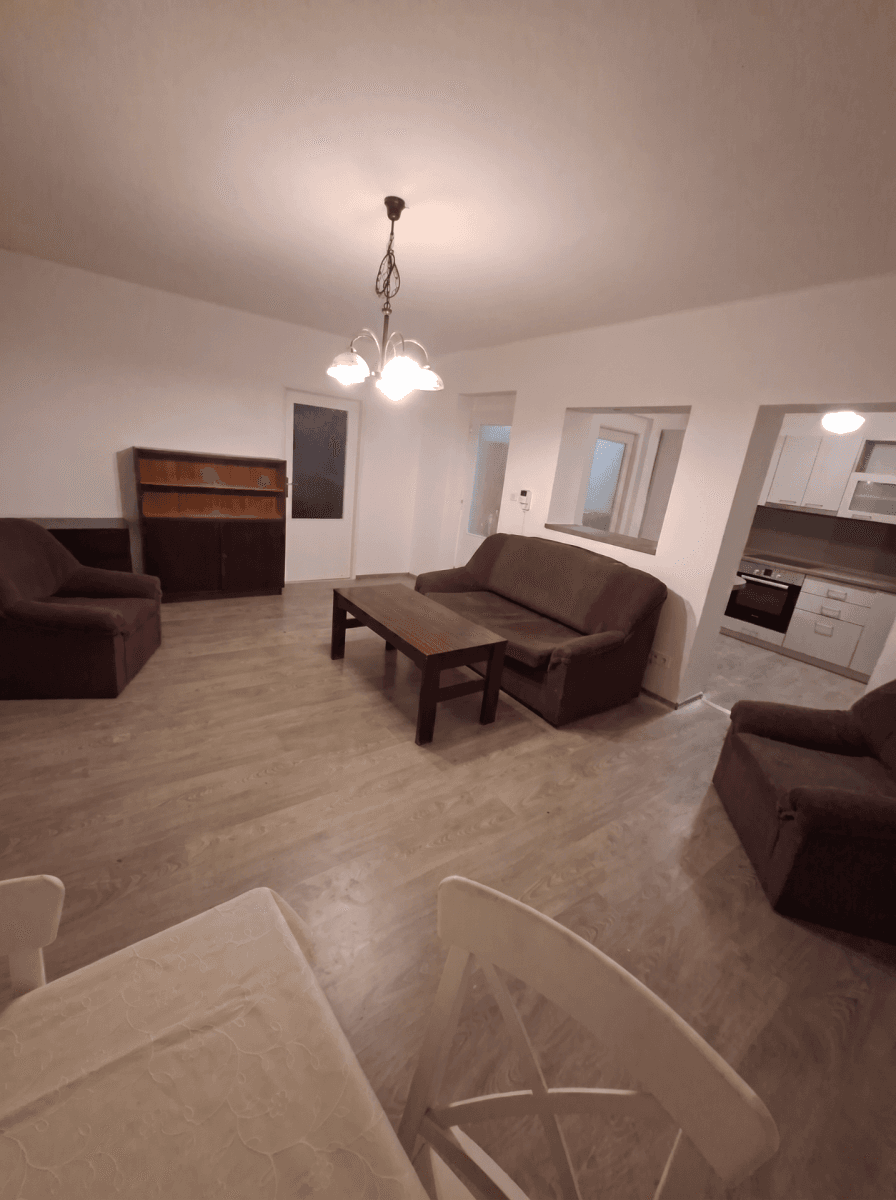 3 bedroom flat to rent, 100 m², V Paloukách, Zruč nad Sázavou, Středočeský Region 3 bedroom flat to rent, 100 m², V Paloukách, Zruč nad Sázavou, Středočeský Region