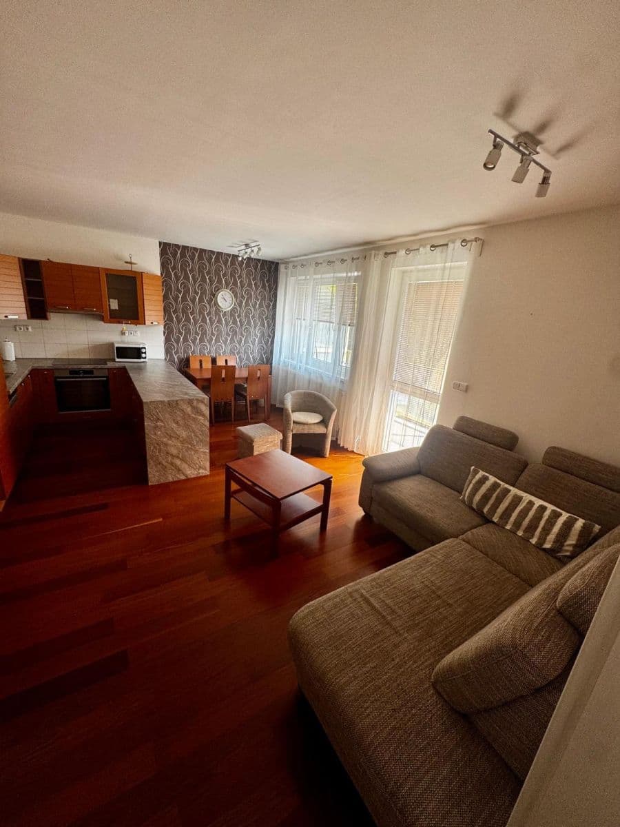 2 bedroom with open-plan kitchen flat to rent, 65 m², Trojmezní, Šestajovice, Středočeský Region 2 bedroom with open-plan kitchen flat to rent, 65 m², Trojmezní, Šestajovice, Středočeský Region