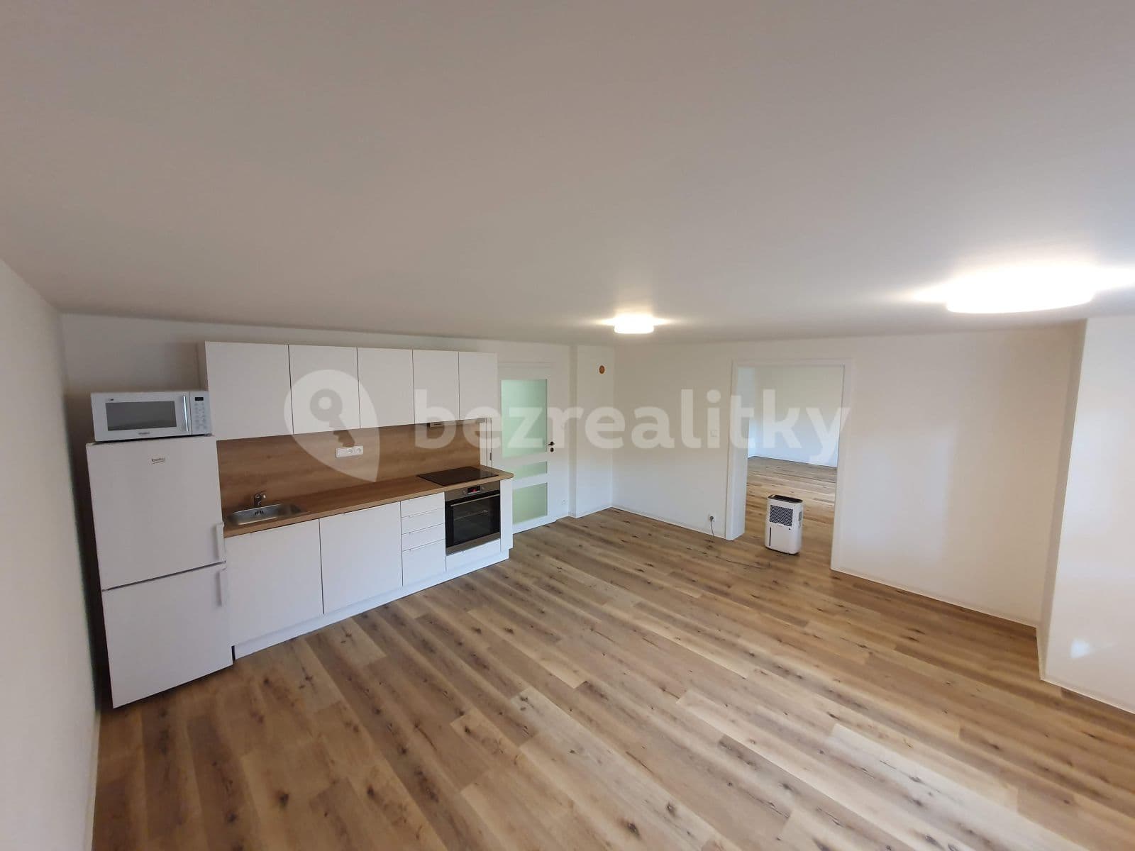 1 bedroom with open-plan kitchen flat to rent, 76 m², Vochovská, Plzeň, Plzeňský Region 1 bedroom with open-plan kitchen flat to rent, 76 m², Vochovská, Plzeň, Plzeňský Region