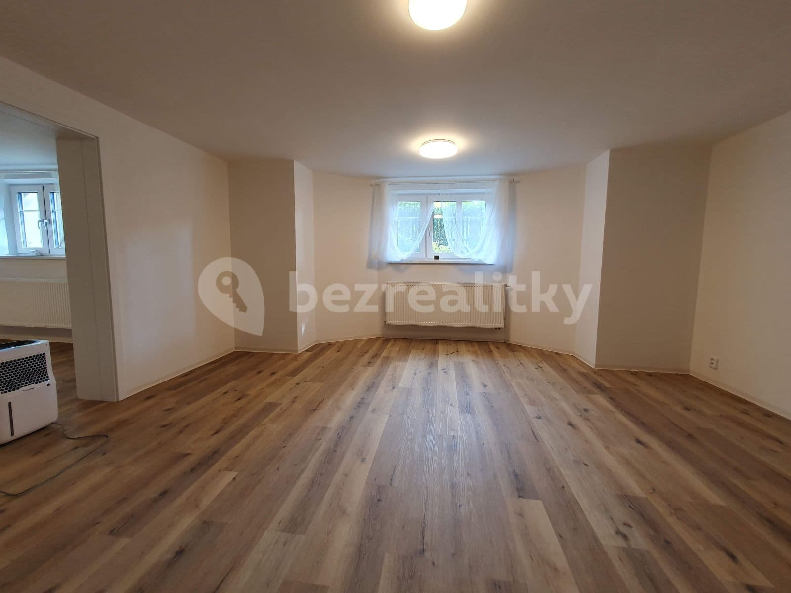 1 bedroom with open-plan kitchen flat to rent, 76 m², Vochovská, Plzeň, Plzeňský Region 1 bedroom with open-plan kitchen flat to rent, 76 m², Vochovská, Plzeň, Plzeňský Region