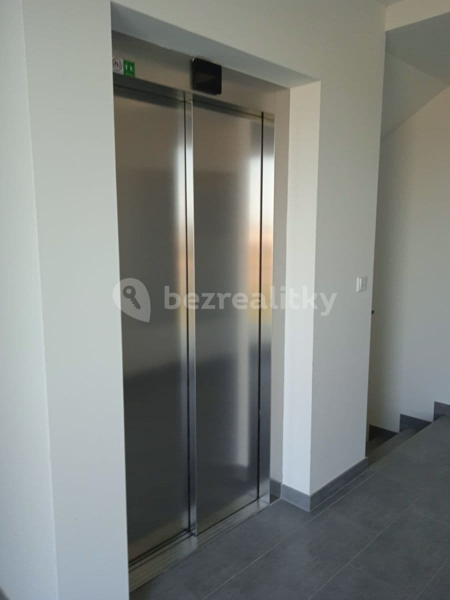 Studio flat to rent, 32 m², Nerudova, Poděbrady, Středočeský Region Studio flat to rent, 32 m², Nerudova, Poděbrady, Středočeský Region