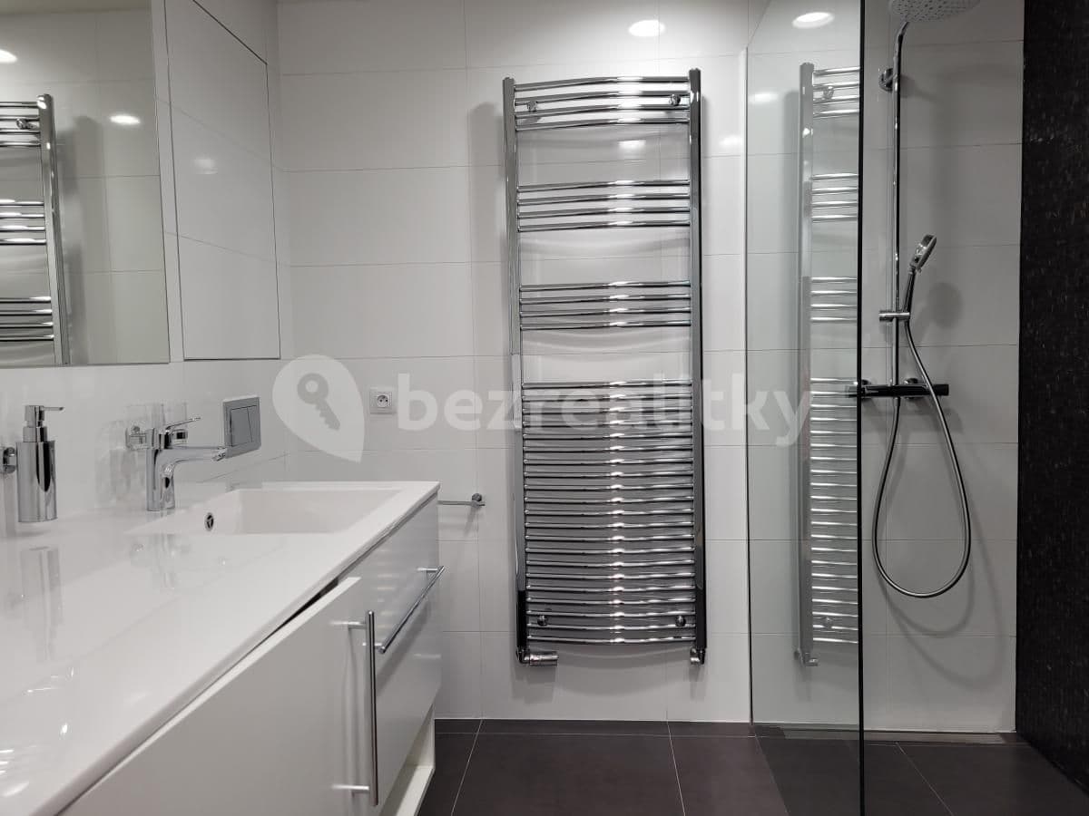 Studio flat to rent, 31 m², Mukařovského, Prague, Prague Studio flat to rent, 31 m², Mukařovského, Prague, Prague