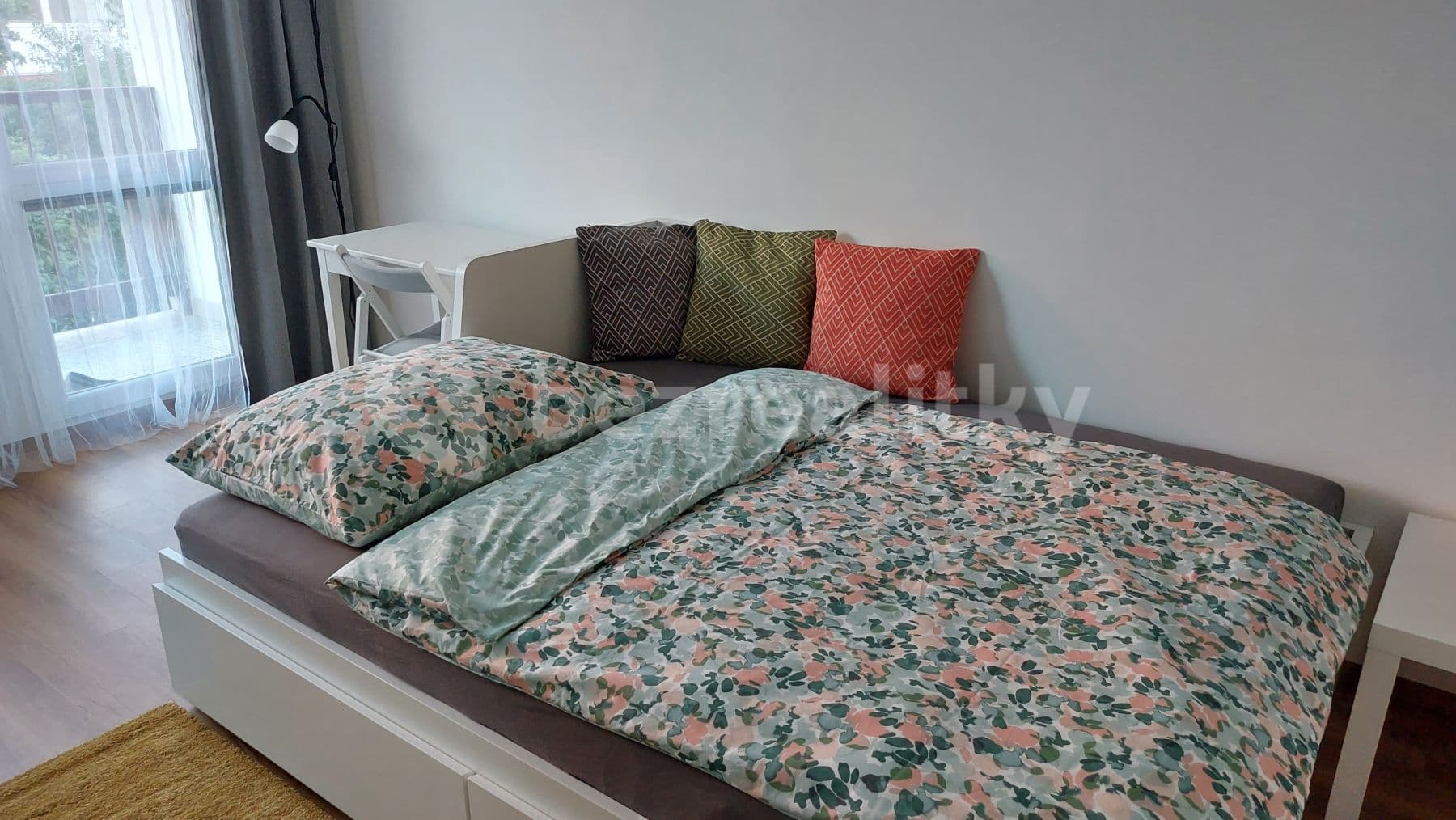 Small studio flat to rent, 33 m², Děkanská vinice Ⅱ, Prague, Prague Small studio flat to rent, 33 m², Děkanská vinice Ⅱ, Prague, Prague