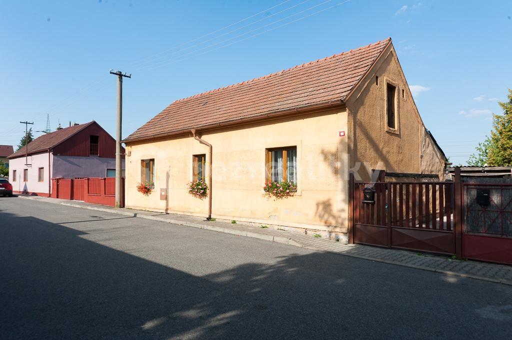house for sale, 139 m², Mezcestí I, Chrášťany, Středočeský Region