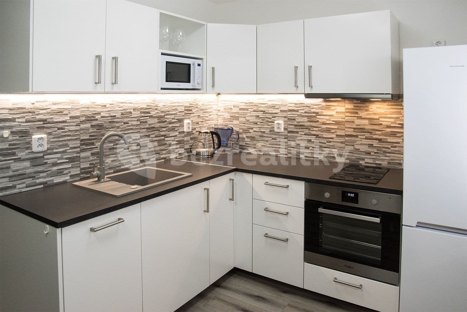 1 bedroom with open-plan kitchen flat to rent, 45 m², Vrapická, Kladno, Středočeský Region 1 bedroom with open-plan kitchen flat to rent, 45 m², Vrapická, Kladno, Středočeský Region