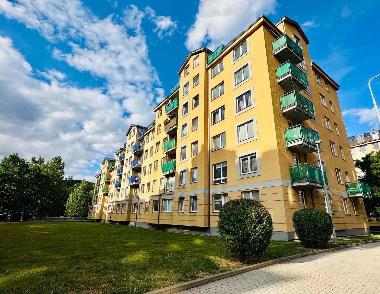 1 bedroom with open-plan kitchen flat to rent, 33 m², Kovanecká, Prague, Prague 1 bedroom with open-plan kitchen flat to rent, 33 m², Kovanecká, Prague, Prague