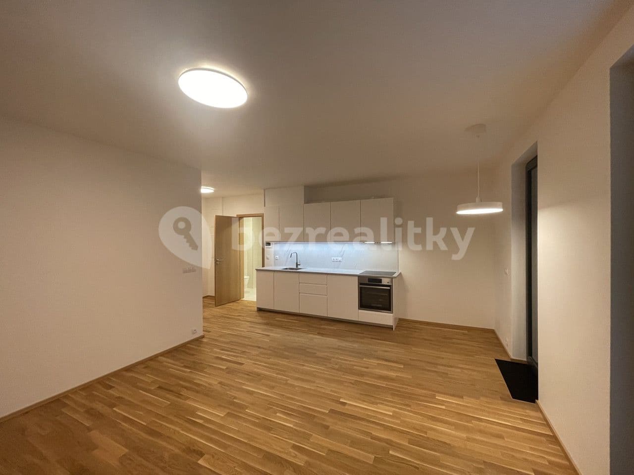 Studio flat to rent, 1 m², Ke Hřišti, Černošice, Středočeský Region Studio flat to rent, 1 m², Ke Hřišti, Černošice, Středočeský Region