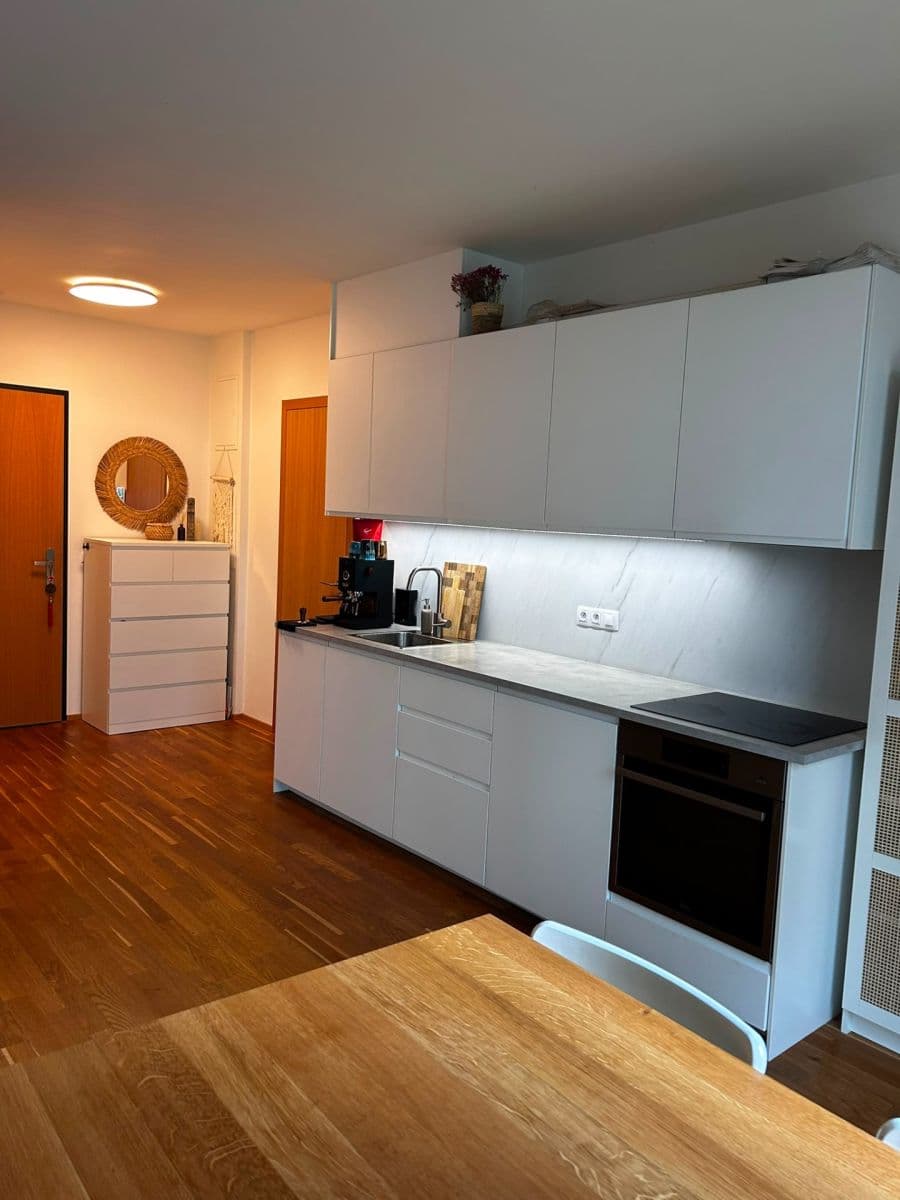 Studio flat to rent, 1 m², Ke Hřišti, Černošice, Středočeský Region Studio flat to rent, 1 m², Ke Hřišti, Černošice, Středočeský Region