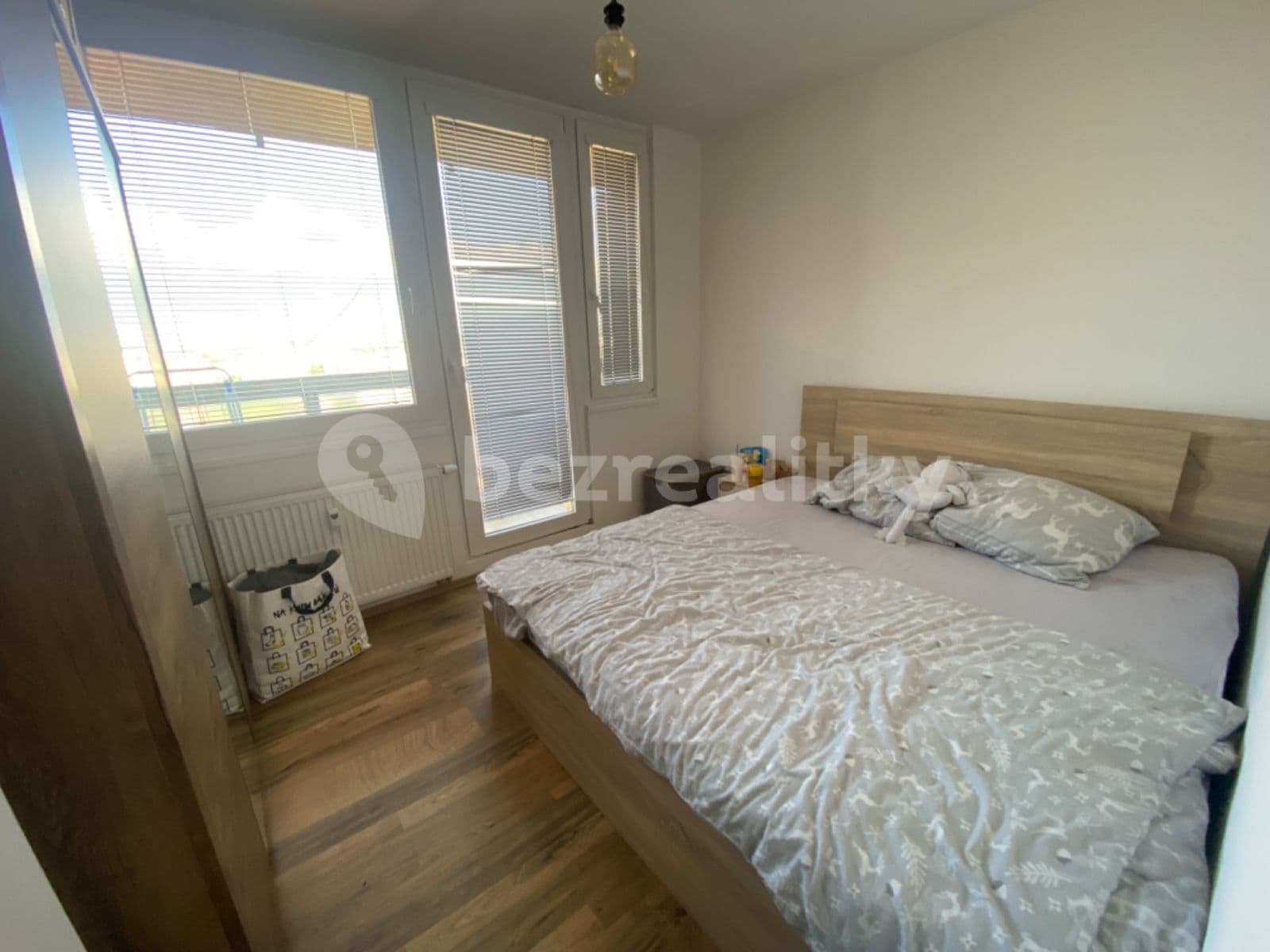 1 bedroom with open-plan kitchen flat to rent, 44 m², Jabloňová, Prague, Prague 1 bedroom with open-plan kitchen flat to rent, 44 m², Jabloňová, Prague, Prague